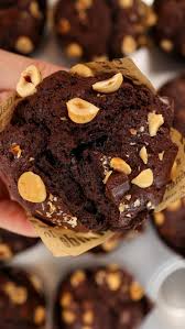 Briose cu ciocolata neagra si nuci