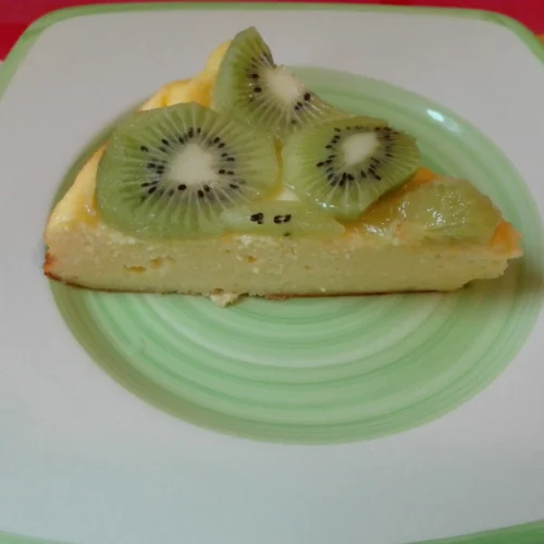 Tarta cu branza dulce si kiwi