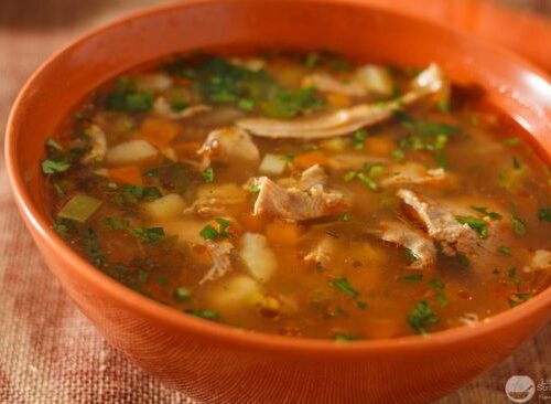 Ciorbă țărănească de curcan cu legume