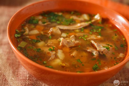 Ciorbă țărănească de curcan cu legume