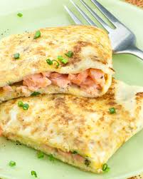 Omletă cu somon, branza si spanac