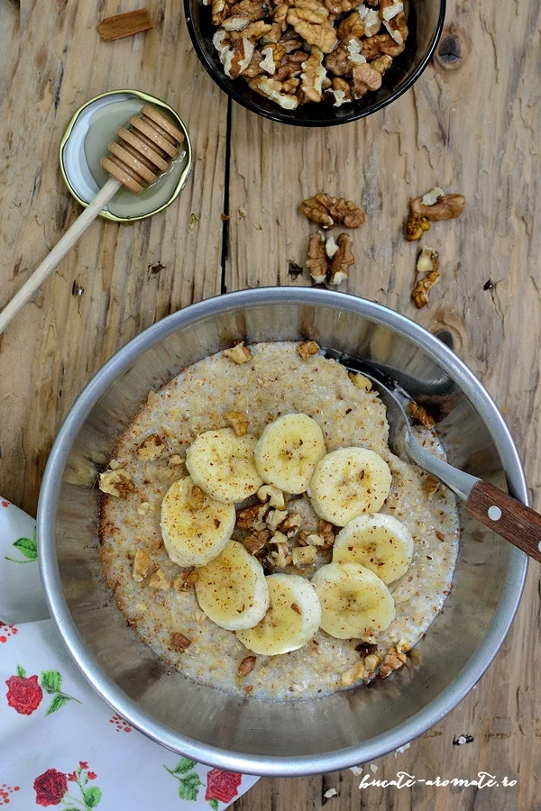 Porridge  de hrișcă cu lapte și nuci