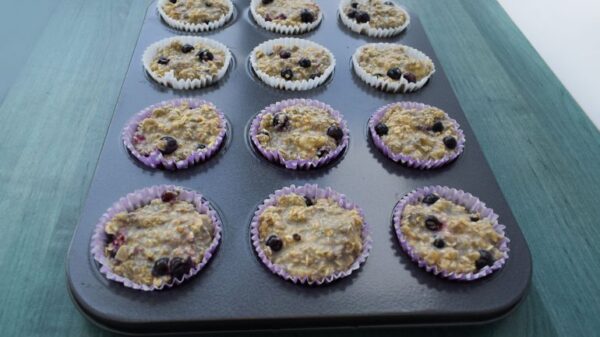 Briose cu ovăz și coacăze roșii