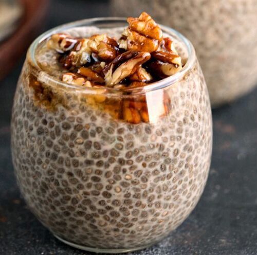 Budincă de chia cu lapte integral și nuci
