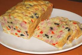 Chec aperitiv cu legume, masline, cascaval si sunca