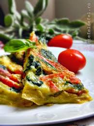 Omletă cu spanac, brânză  și ardei