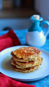 Clătite proteice cu brânză dulce și scorțișoară