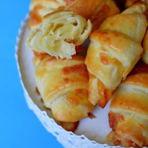 Cornulețe cu cașcaval si nuci