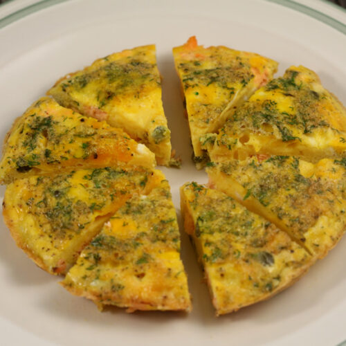 Frittata cu vinete, brânză feta și roșii