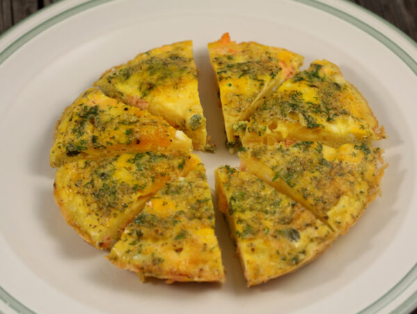 Frittata cu vinete, brânză feta și roșii