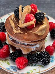 Clatite proteice cu iaurt si zmeura